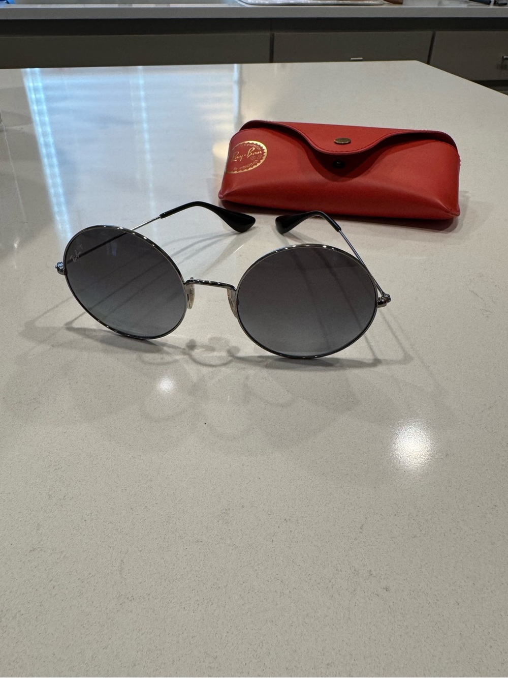 *BUNDLE* Ray-Ban Round Metal and aviator  Sunglasses in Black with Red Case